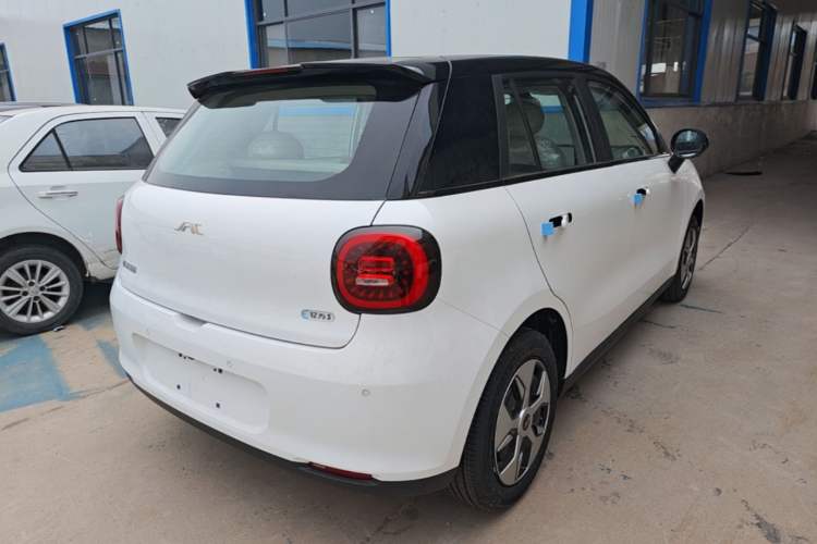 Used JAC Yiwei 3 2024 Beloved Edition 330km Air+ Rear Right 45 Deg