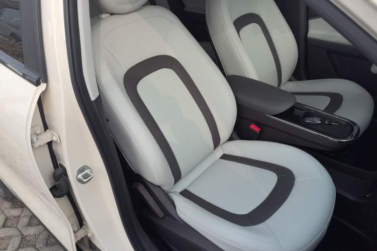 Used JAC Yiwei 3 2024 Charming Edition 405km Lite Right Front Seat