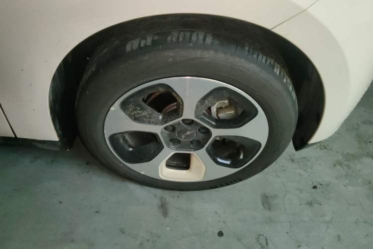 Used JAC Yiwei 3 2024 Zhi'ai Edition 330km Air Right Front Wheel Hub