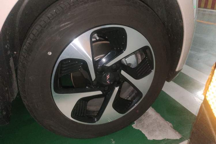Used JAC Yiwei 3 2024 Zhi'ai Edition 330km Air Right Front Wheel Hub