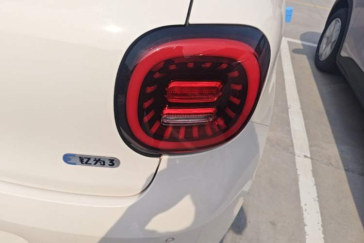 Used JAC Yiwei 3 2024 Zhi'ai Edition 330km Air Right Rear Taillight