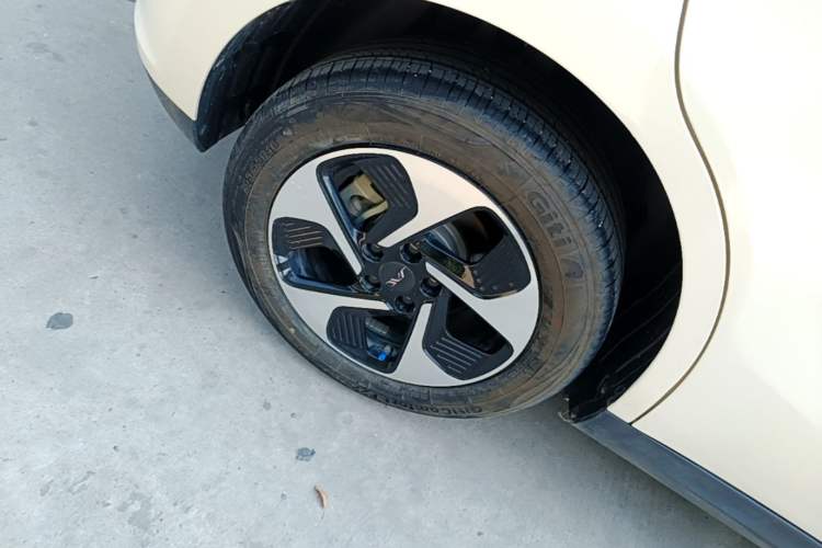 Used JAC Yiwei 3 2024 Beloved Edition 330km Air+ Right Rear Wheel Hub