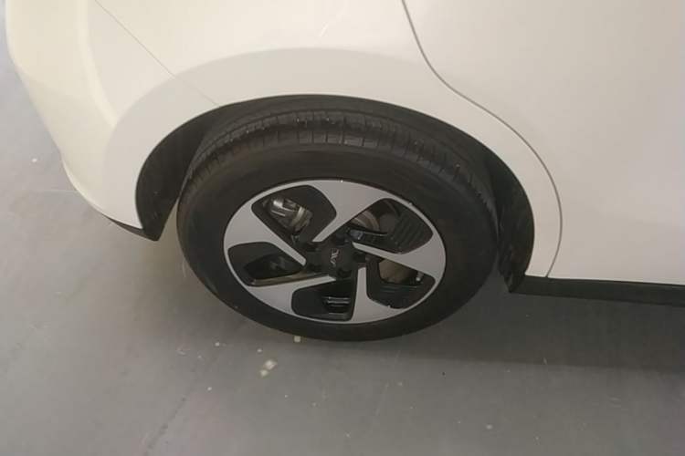 Used JAC Yiwei 3 2024 Zhi'ai Edition 330km Air Right Rear Wheel Hub