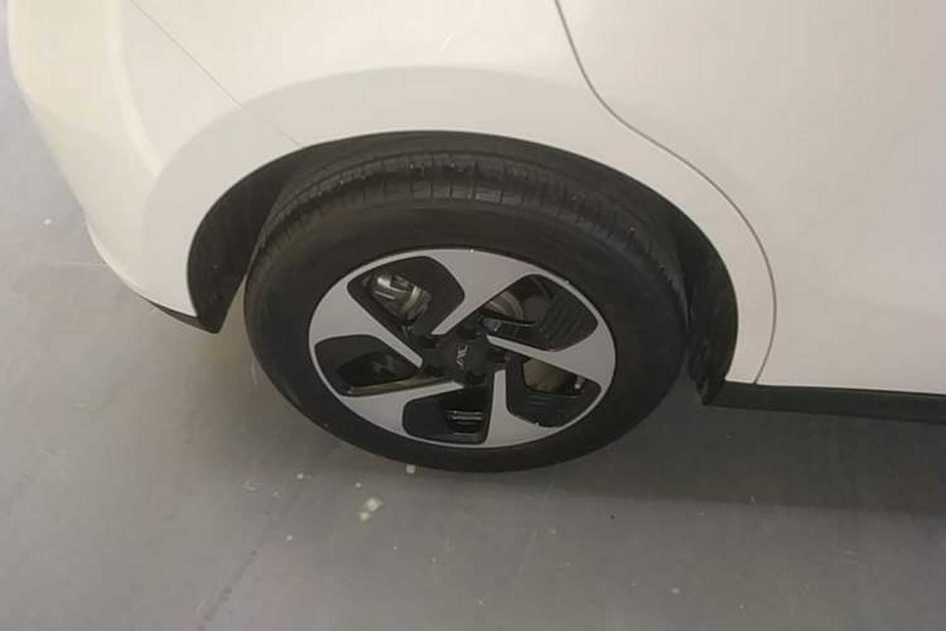 Used JAC Yiwei 3 2024 Zhi'ai Edition 330km Air Right Rear Wheel Hub