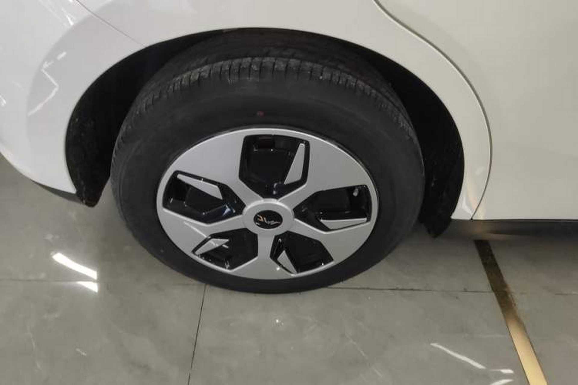 Used JAC Yiwei 3 2024 Beloved Edition 330km Air+ Right Rear Wheel Hub