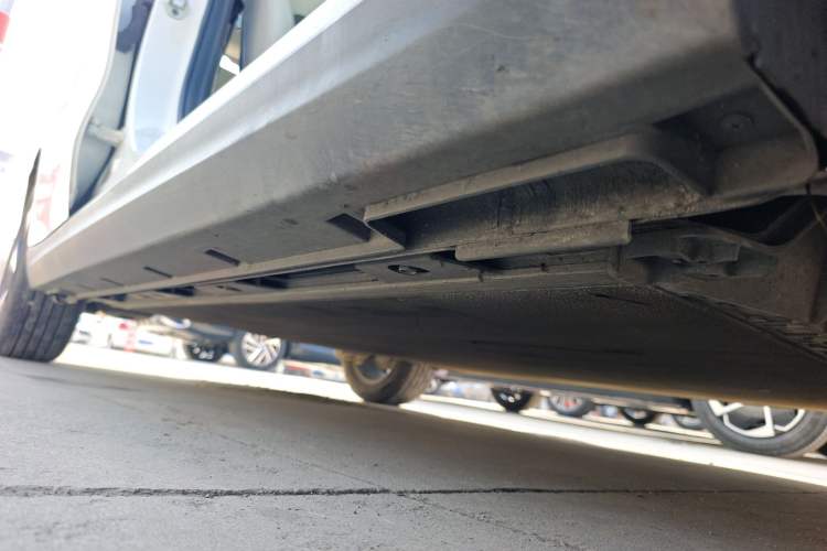 Used JAC Yiwei 3 2024 Zhi'ai Edition 330km Air Right Side Sill
