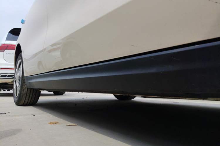 Used JAC Yiwei 3 2024 Zhi'ai Edition 330km Air Right Side Sill