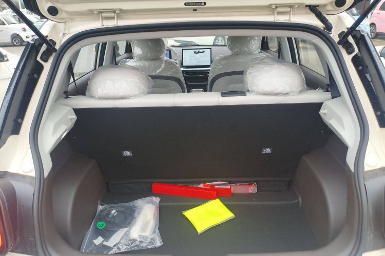 Used JAC Yiwei 3 2024 Beloved Edition 330km Air+ Trunk