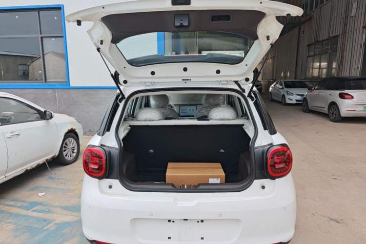 Used JAC Yiwei 3 2024 Beloved Edition 330km Air+ Trunk