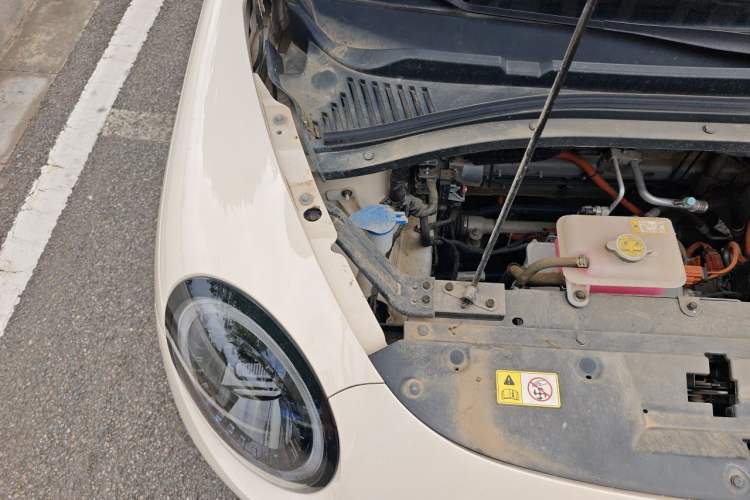 Used JAC Yiwei 3 2024 Zhi'ai Edition 330km Lite Engine Bay Right