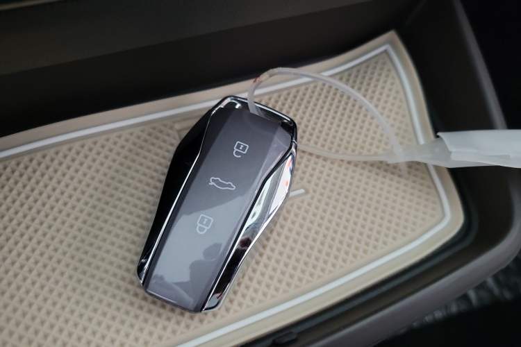 Used JAC Yiwei 3 2024 Zhi'ai Edition 330km Air Interior 1