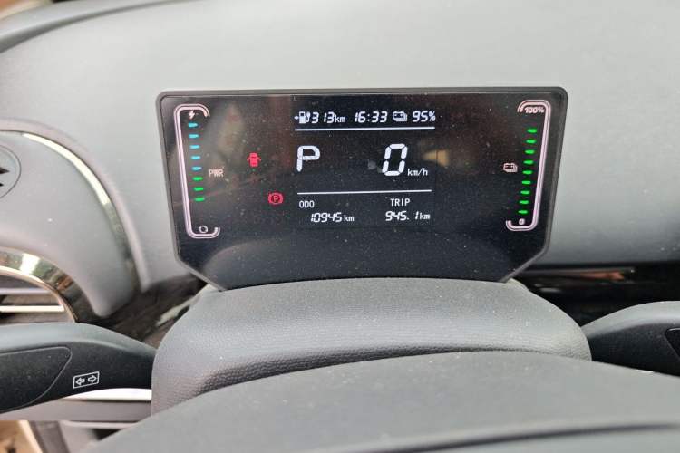 Used JAC Yiwei 3 2024 Zhi'ai Edition 330km Lite Odometer Close Up