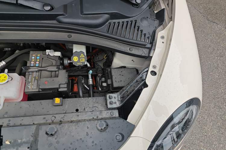 Used JAC Yiwei 3 2025 405 km Luxury Edition Engine Bay Left