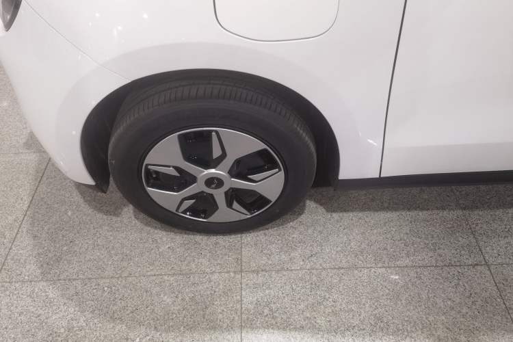 Used JAC Yiwei 3 2025 330km Trendy Delight Version Exterior 7