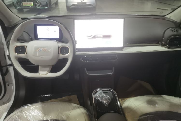 Used JAC Yiwei 3 2025 330km Trendy Delight Version Interior 2