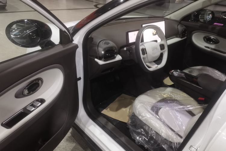 Used JAC Yiwei 3 2025 330km Trendy Delight Version Interior 3