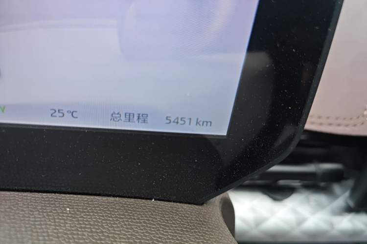 Used JAC Yiwei 3 2025 405 km Luxury Edition Odometer Close Up
