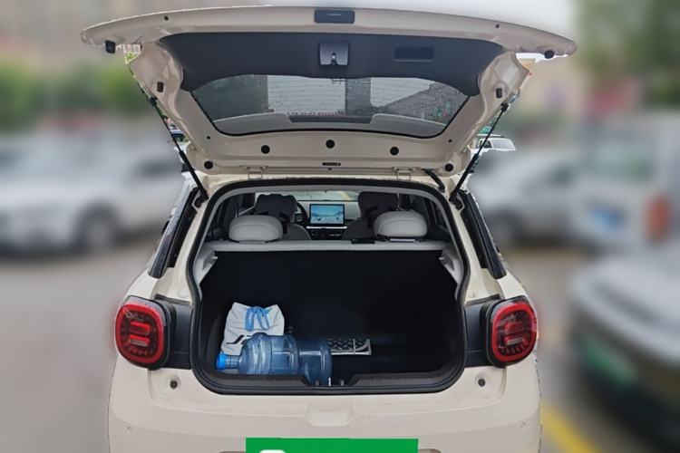 Used JAC Yiwei 3 2025 405 km Luxury Edition Trunk