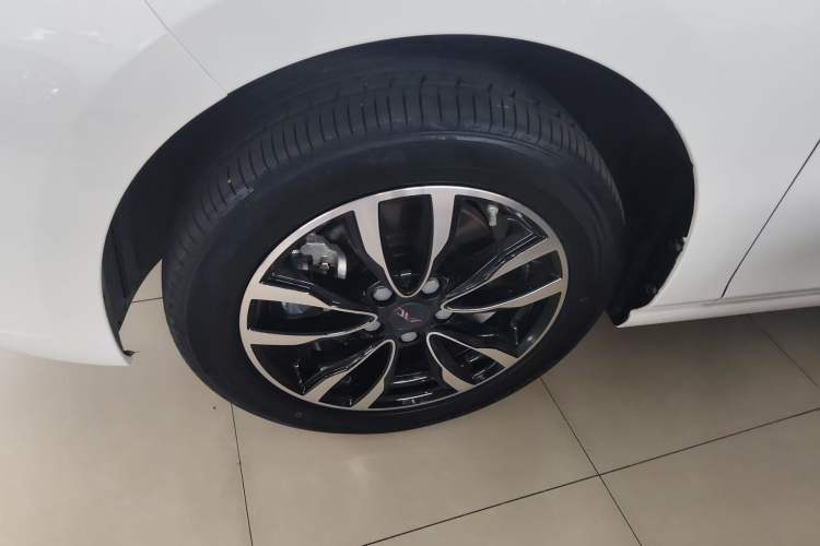Used JAC Yiwei Aipao 2024 Facelifted AiPao T Deluxe Edition 460 Left Front Wheel Hub