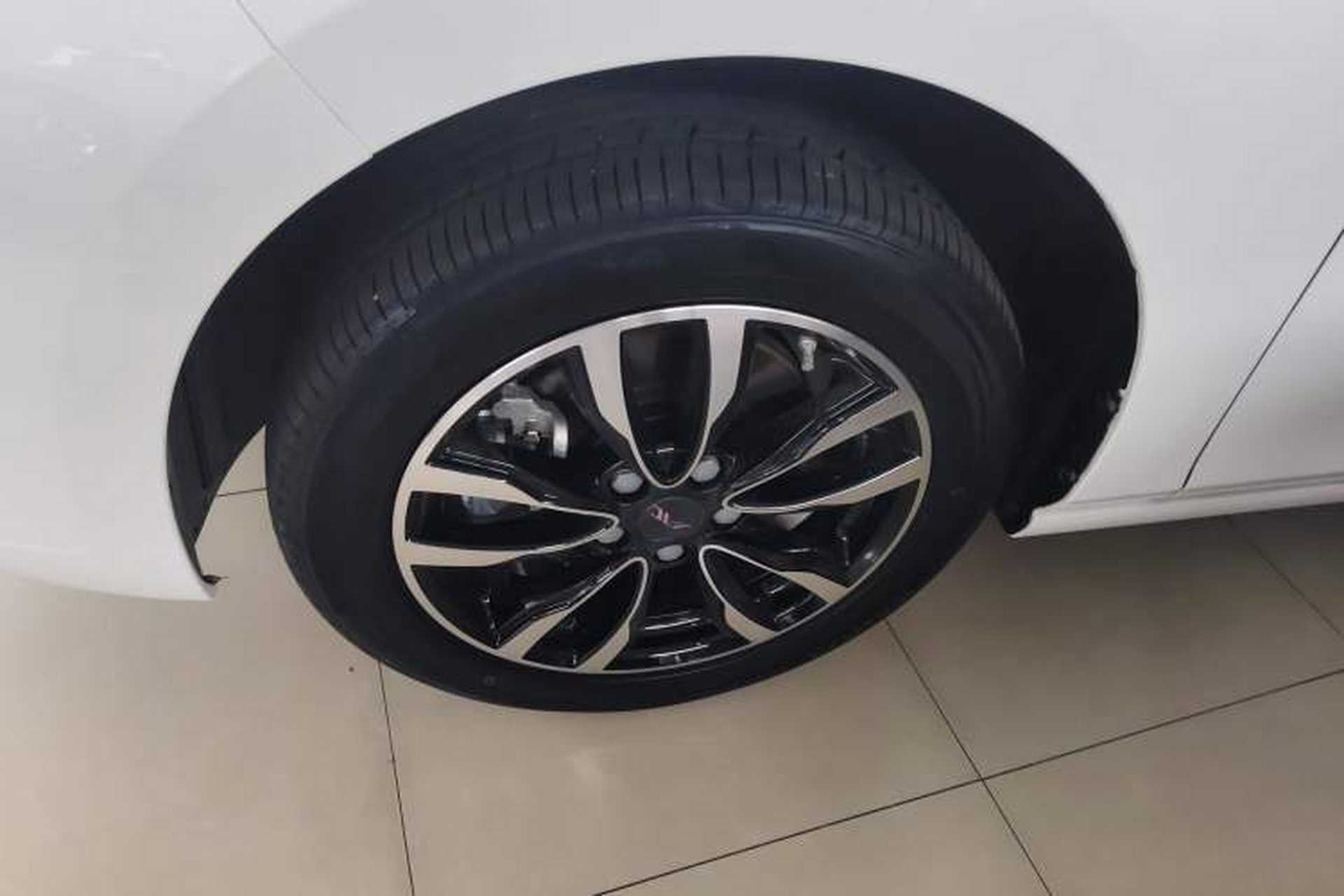 Used JAC Yiwei Aipao 2024 Facelifted AiPao T Deluxe Edition 460 Left Front Wheel Hub