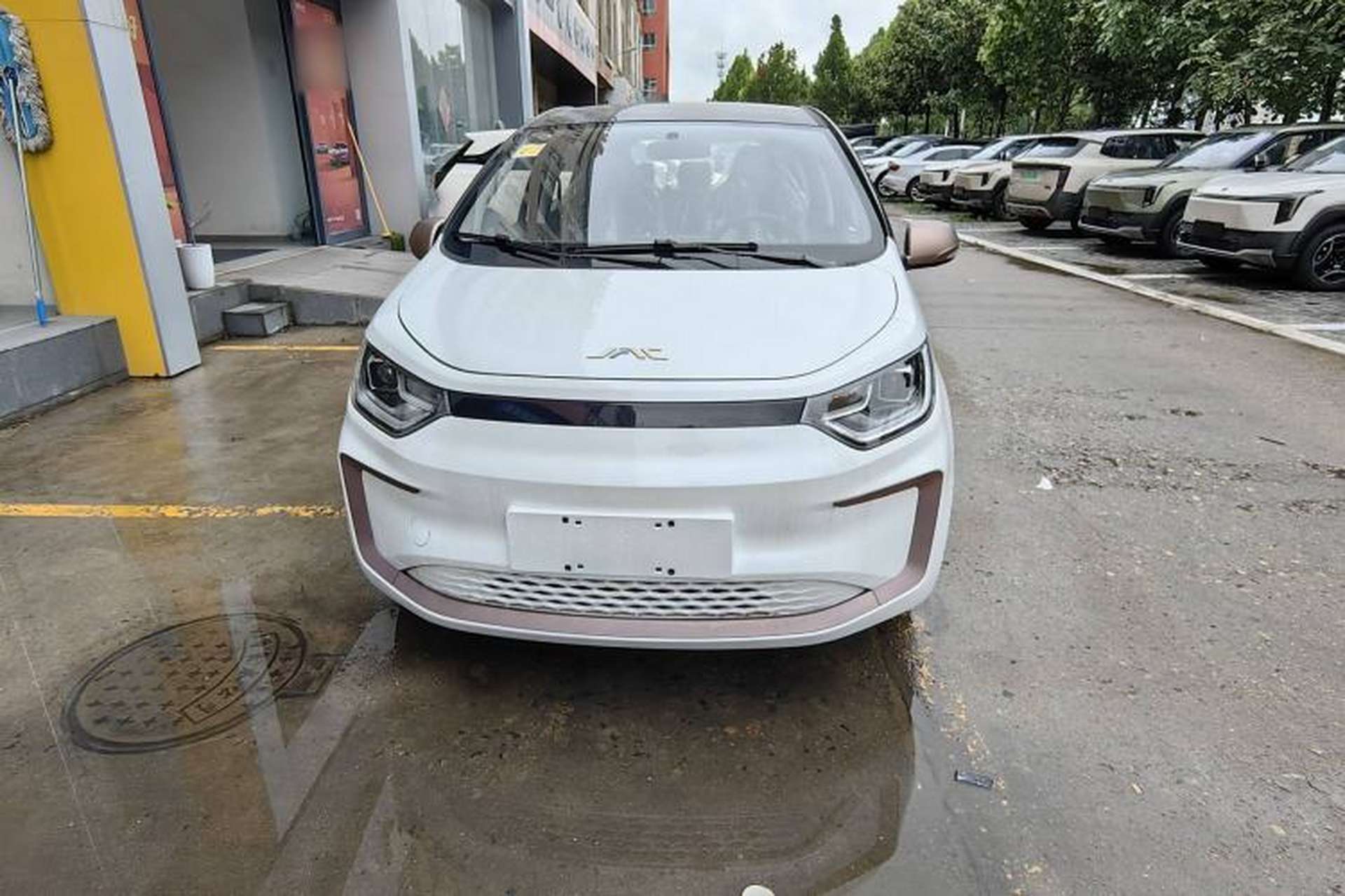 Used JAC Yiwei E10X 2024 Charming Edition 301km Lite Exterior 1
