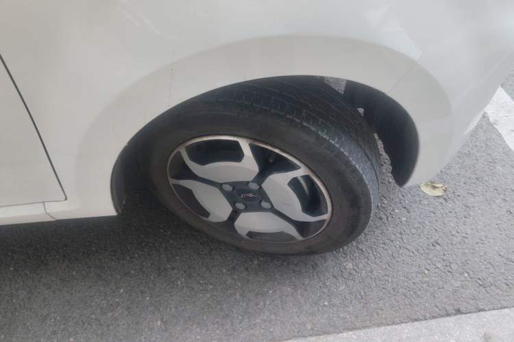 Used JAC Yiwei E10X 2024 Charming Edition 301km Lite Right Front Wheel Hub