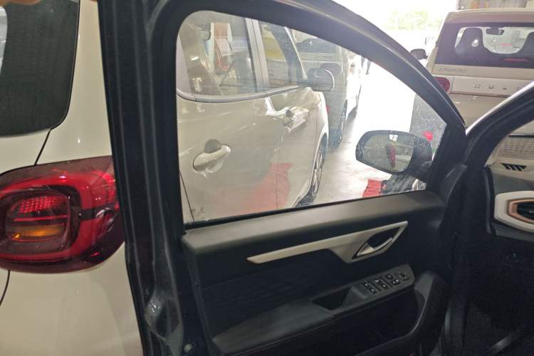 Used JAC Yiwei E10X 2024 Charming Edition 301km Lite Left Front Door Interior