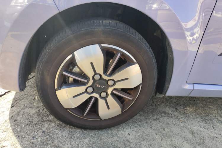 Used JAC Yiwei E10X 2024 Charming Edition 301km Air Exterior 7