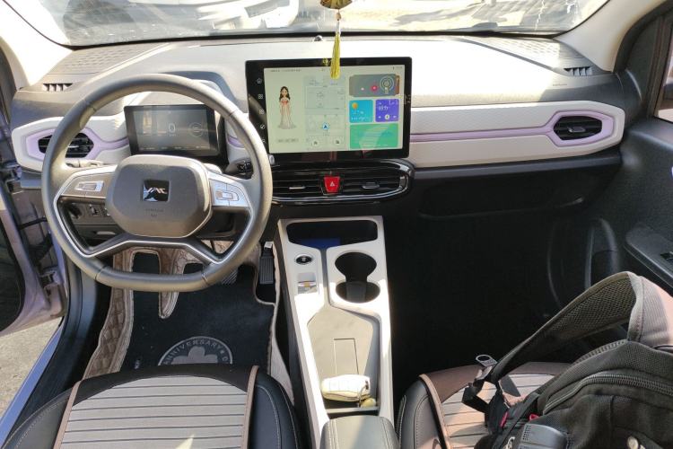 Used JAC Yiwei E10X 2024 Charming Edition 301km Air Interior 2