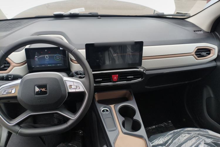 Used JAC Yiwei E10X 2024 Charming Edition 301km Lite Center Console