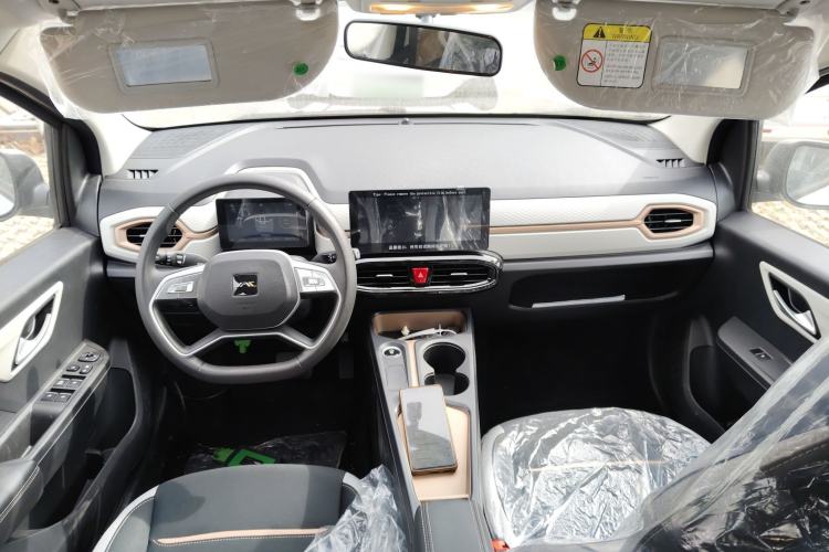 Used JAC Yiwei E10X 2024 Charming Edition 301km Lite Center Console