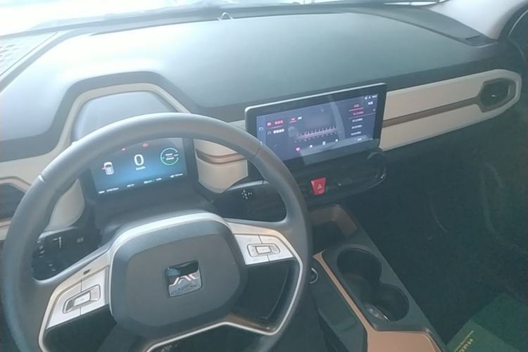 Used JAC Yiwei E10X 2024 Charming Edition 301km Lite Center Console