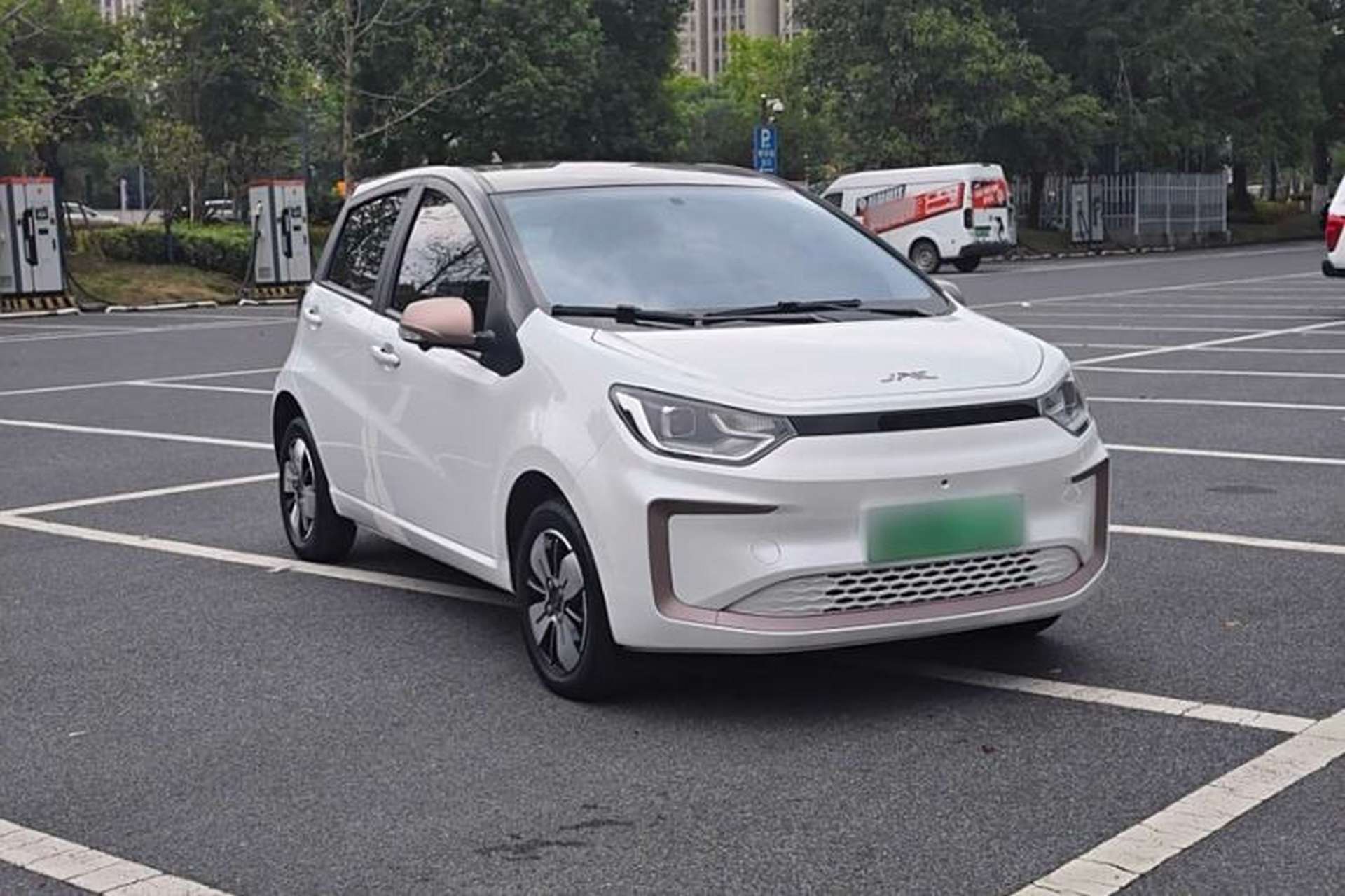 Used JAC Yiwei E10X 2024 Charming Edition 301km Air Exterior 2