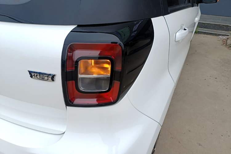 Used JAC Yiwei E10X 2024 Charming Edition 301km Lite Exterior 3