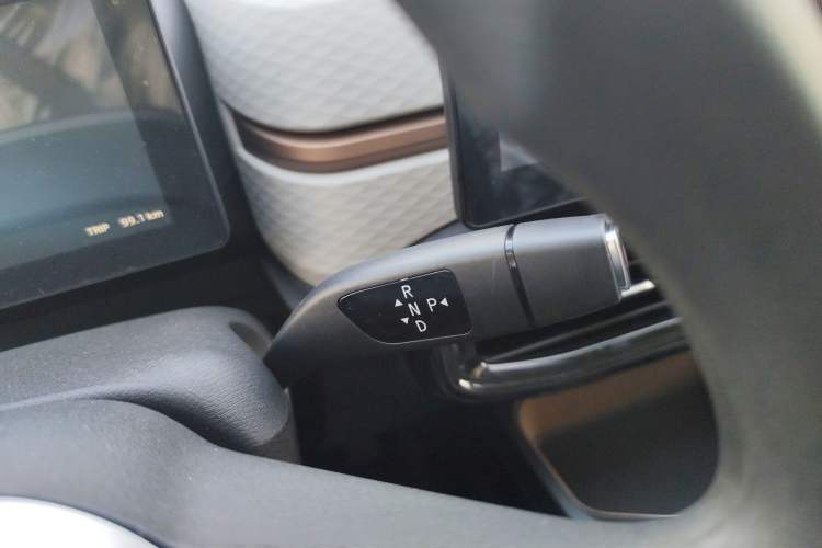 Used JAC Yiwei E10X 2024 Charming Edition 301km Lite Gear Lever