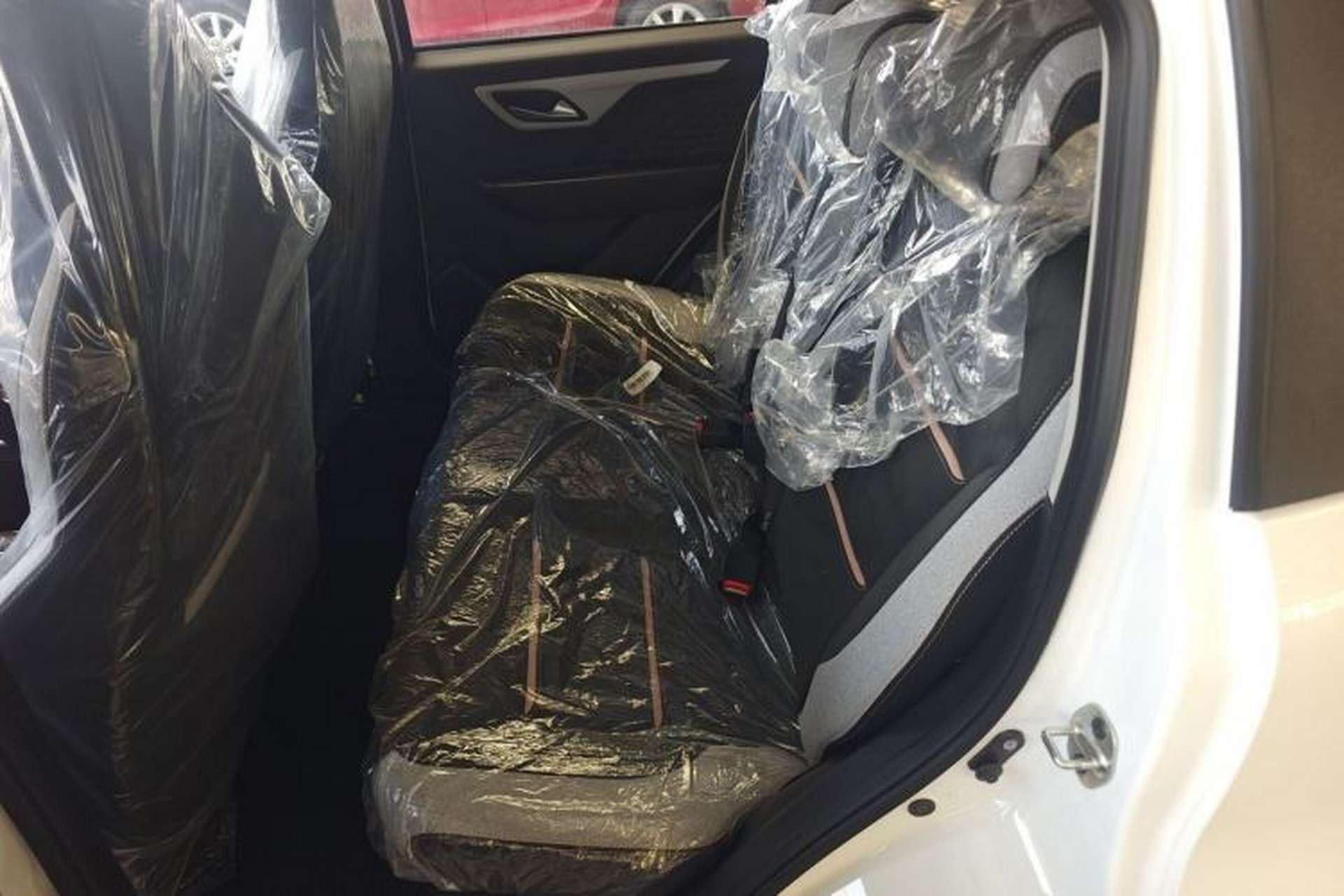 Used JAC Yiwei E10X 2024 Charming Edition 301km Lite Interior 1