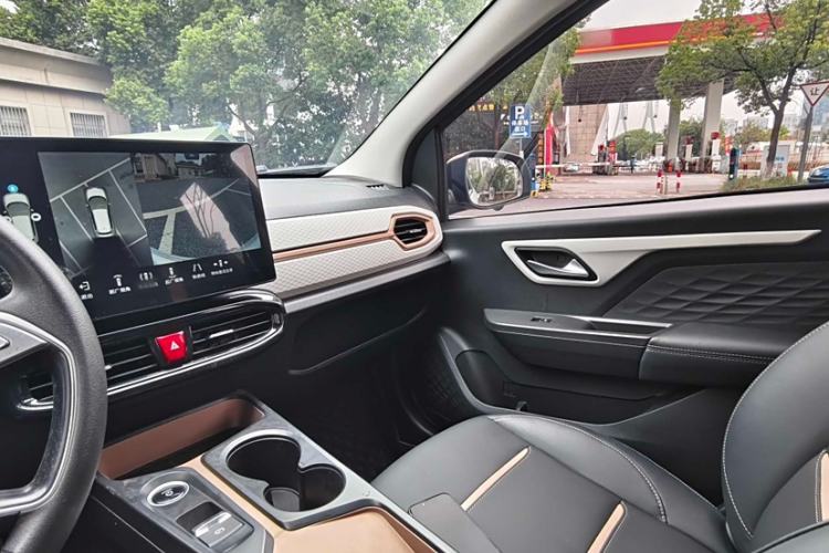 Used JAC Yiwei E10X 2024 Charming Edition 301km Air Interior 11