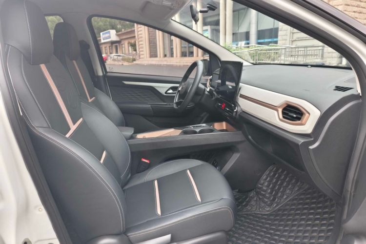 Used JAC Yiwei E10X 2024 Charming Edition 301km Air Interior 12