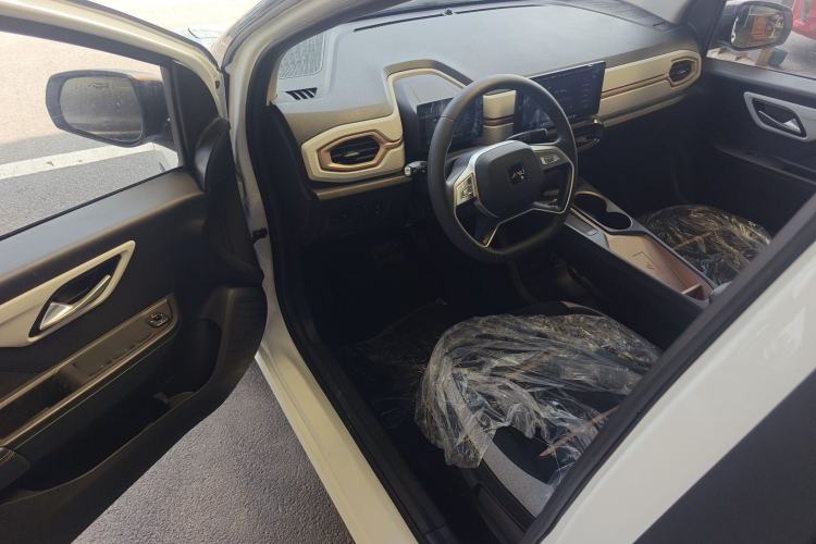 Used JAC Yiwei E10X 2024 Charming Edition 301km Lite Interior 2