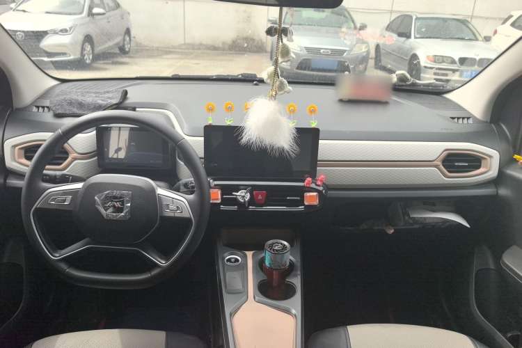 Used JAC Yiwei E10X 2024 Charming Edition 301km Lite Interior 3