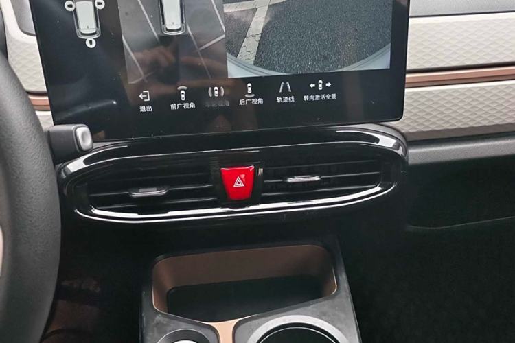 Used JAC Yiwei E10X 2024 Charming Edition 301km Air Interior 5