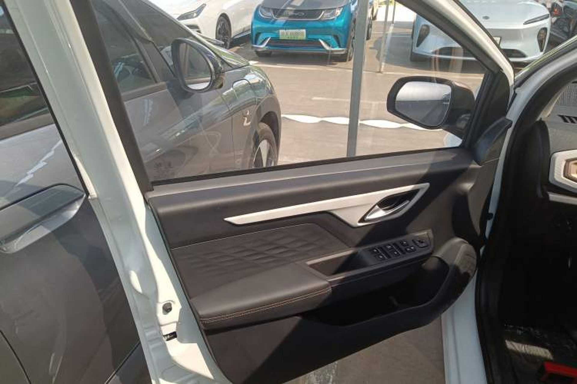 Used JAC Yiwei E10X 2024 Charming Edition 301km Lite Left Front Door Interior