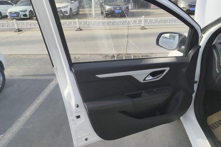Used JAC Yiwei E10X 2024 Charming Edition 301km Lite Left Front Door Interior
