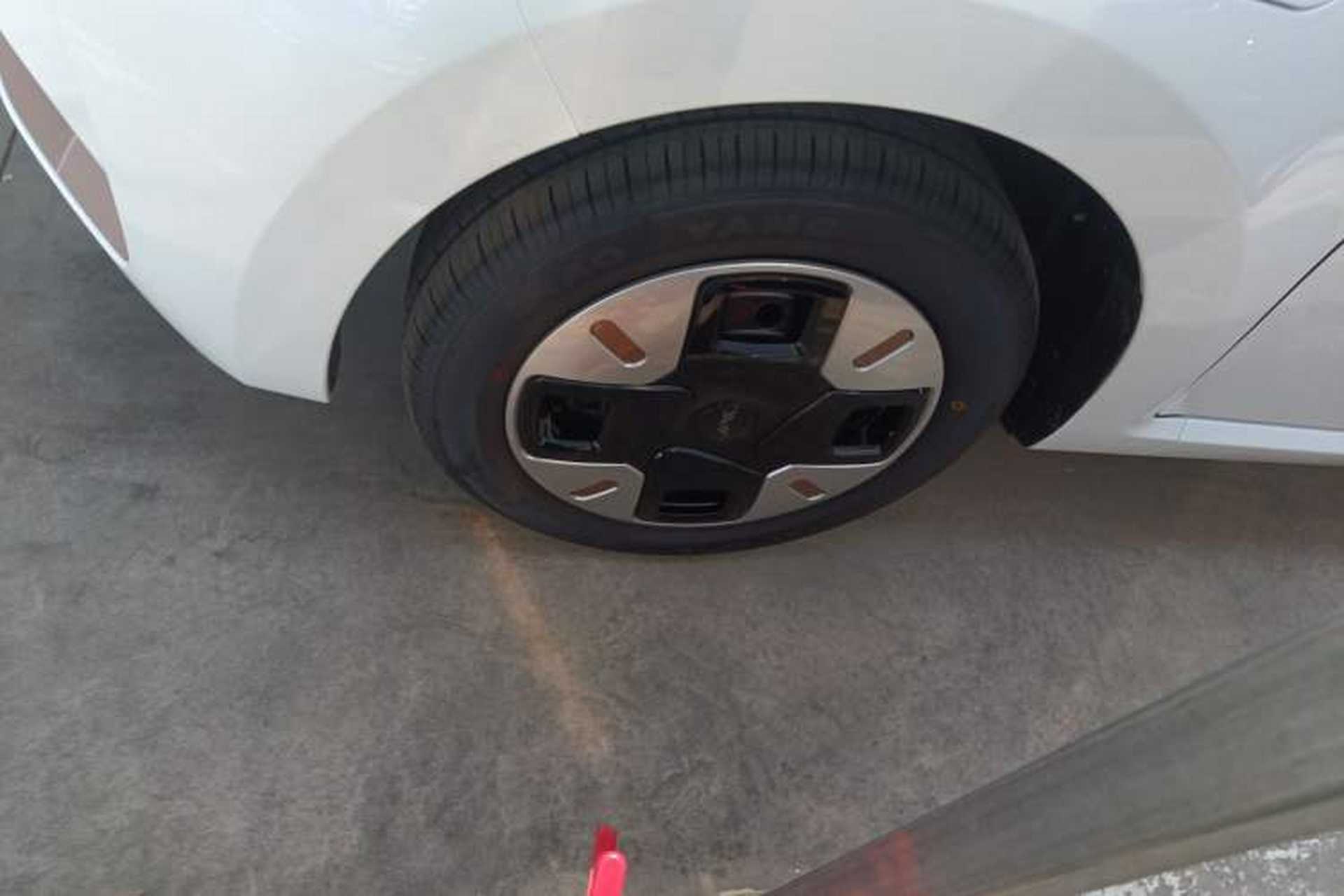 Used JAC Yiwei E10X 2024 Charming Edition 301km Lite Left Front Wheel Hub
