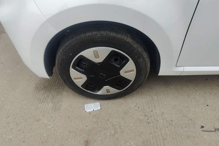 Used JAC Yiwei E10X 2024 Charming Edition 301km Lite Left Front Wheel Hub