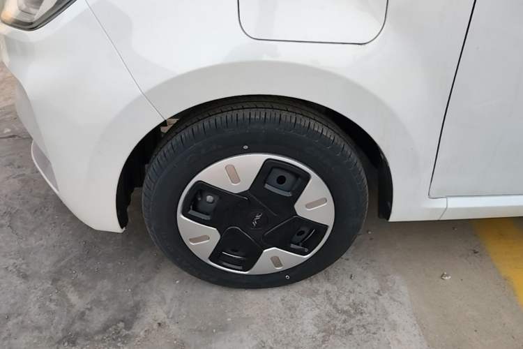 Used JAC Yiwei E10X 2024 Charming Edition 301km Lite Left Front Wheel Hub