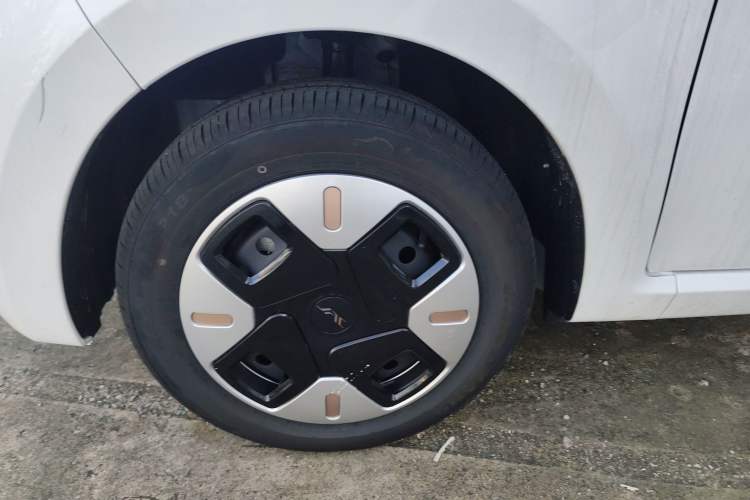 Used JAC Yiwei E10X 2024 Charming Edition 301km Lite Left Front Wheel Hub