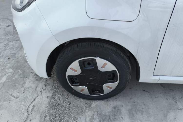 Used JAC Yiwei E10X 2024 Charming Edition 301km Air Left Front Wheel Hub
