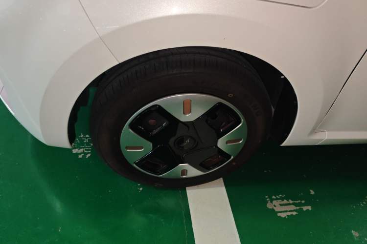 Used JAC Yiwei E10X 2024 Charming Edition 301km Lite Left Front Wheel Hub