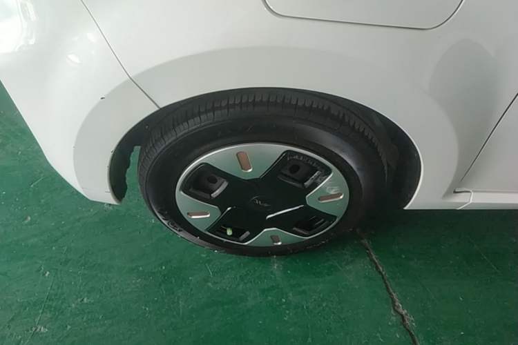 Used JAC Yiwei E10X 2024 Charming Edition 301km Lite Left Front Wheel Hub